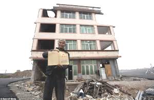 a stayer, refusing to move from his demolished home